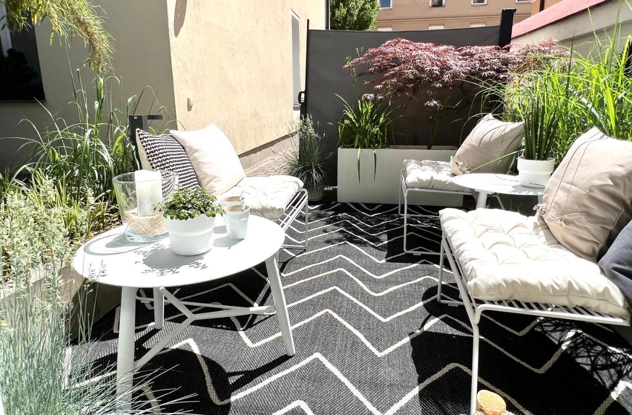 Design-apartment Close To Isar River Area - Centrally Located *